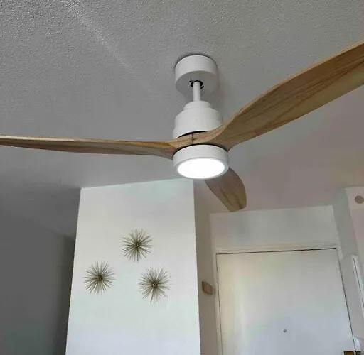 Mon Appart à la Plage, Piscine, Wifi, TV